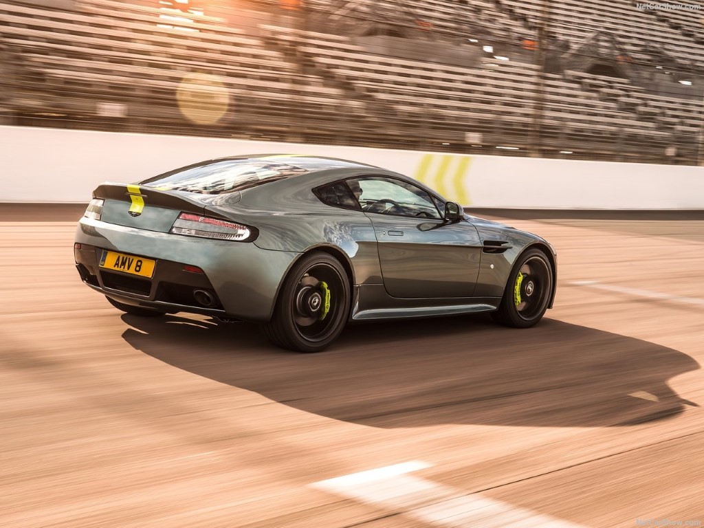 Aston Martin Vantage V12 5.9 AMR (Automatic)